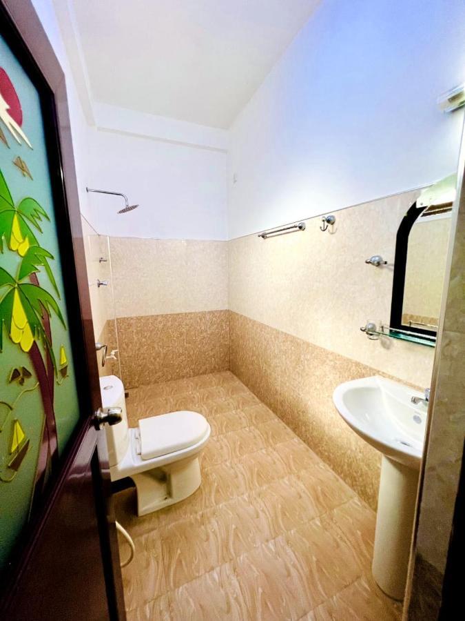 Leen Tangalle Luaran gambar