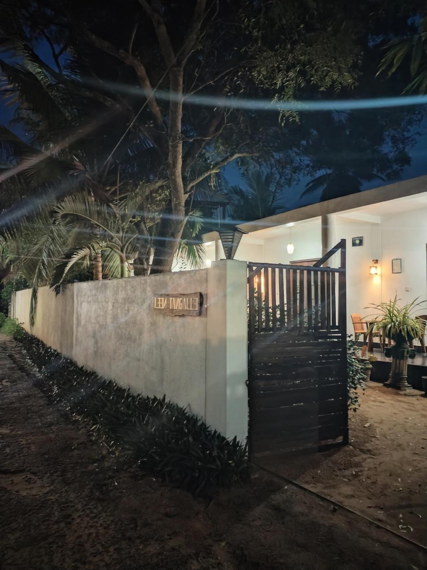 Leen Tangalle Luaran gambar