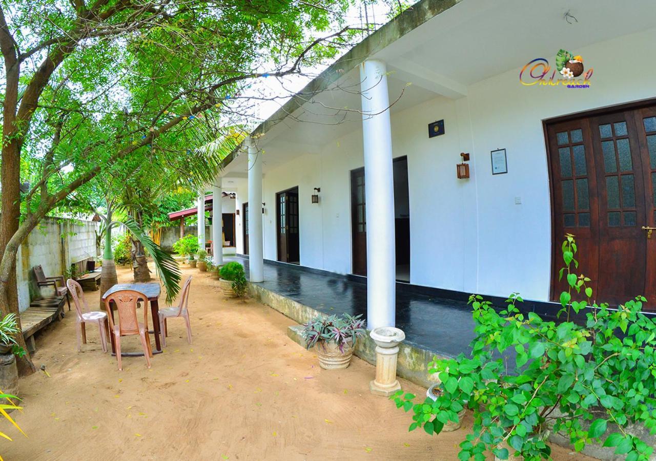 Leen Tangalle Luaran gambar